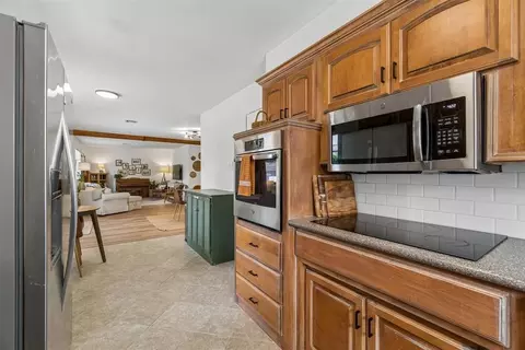 Kitchen - 723 E 27th Pl, Edmond, OK 73013 photo 3 of 3