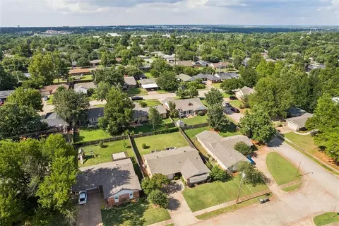 View/Area - 723 E 27th Pl, Edmond, OK 73013 photo 1 of 2
