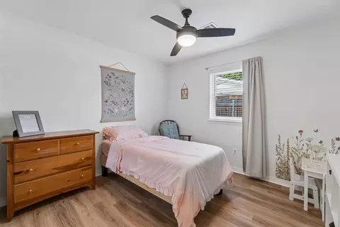 Bedroom - 723 E 27th Pl, Edmond, OK 73013 photo 4 of 5