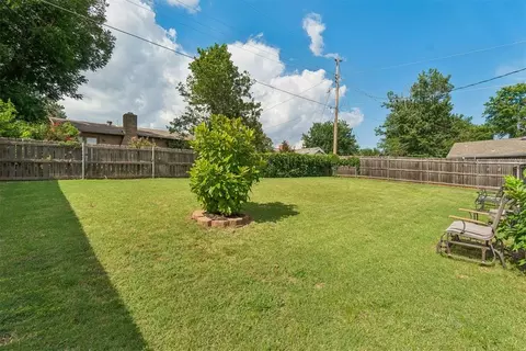 Exterior - 723 E 27th Pl, Edmond, OK 73013 photo 7 of 7