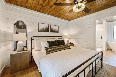Bedroom - 286 Eagle Mountain Trl, Broken Bow, OK 74728 photo 1 of 3