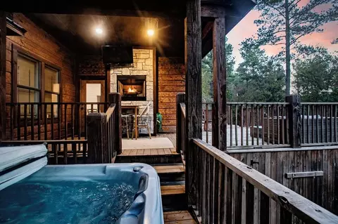 Exterior - 286 Eagle Mountain Trl, Broken Bow, OK 74728 photo 6 of 7