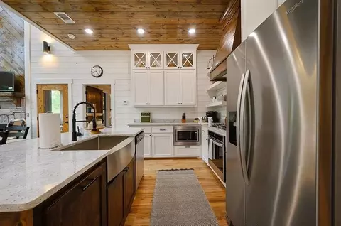 Kitchen - 286 Eagle Mountain Trl, Broken Bow, OK 74728 photo 2 of 2