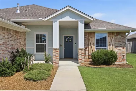 1730 Huntington Ct, Newcastle, OK 73065