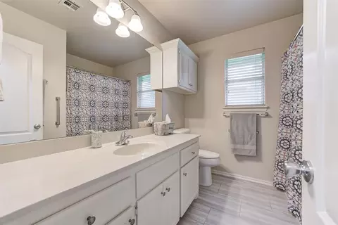 Bath - 1208 Melisa Dr, Norman, OK 73071 photo 6 of 6