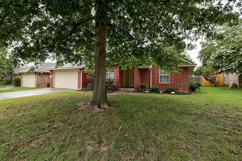 Exterior - 1208 Melisa Dr, Norman, OK 73071 photo 2 of 6