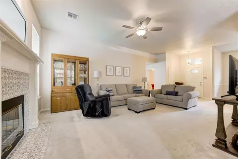 Living - 1208 Melisa Dr, Norman, OK 73071 photo 2 of 3