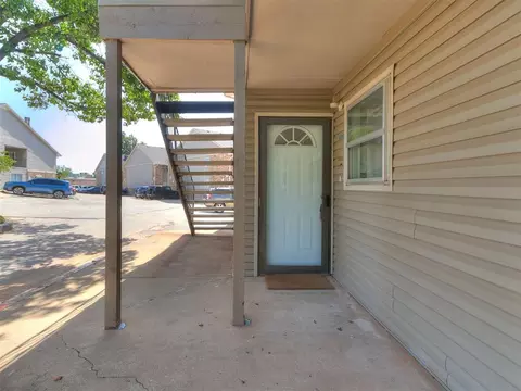 6704 N Meridian Ave #E, Oklahoma City, OK 73116