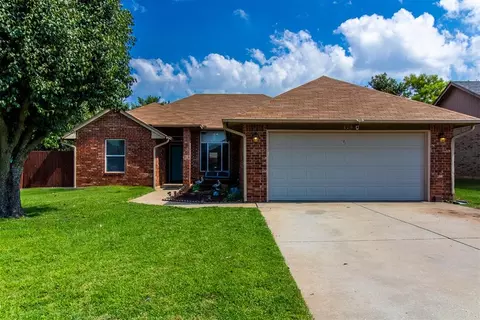 819 W Dowden Dr, Mustang, OK 73064