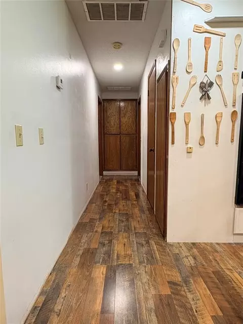 Entry Way - 2103 8th St, Prague, OK 74864 photo 2 of 2