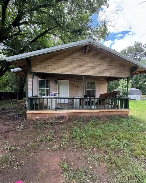 113 S Mckee Rd, Meeker, OK 74855