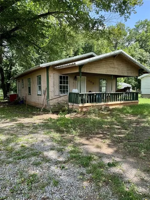 113 S Mckee Rd, Meeker, OK 74855