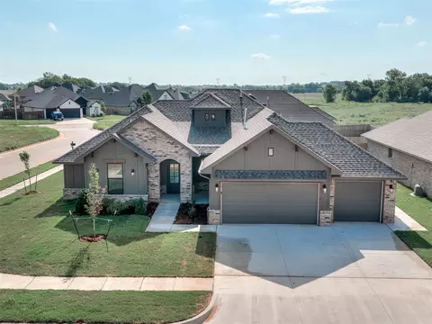 4900 Vine Cliff Rd, Mustang, OK 73064