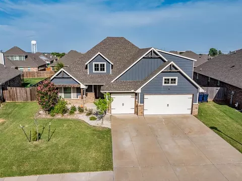 628 Red River Dr, Yukon, OK 73099 photo 3