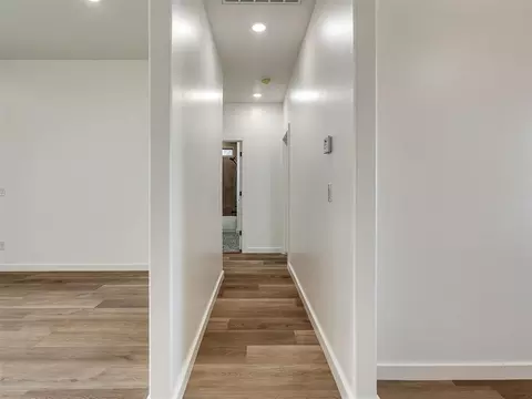 Entry Way - 1978 Cattle Dr, Guthrie, OK 73044 photo 4 of 5