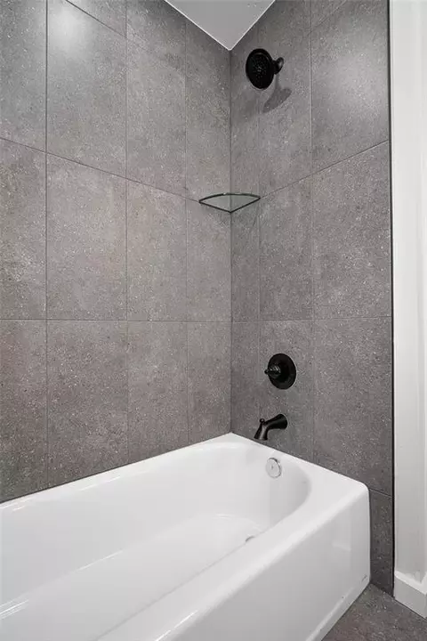 Bath - 4108 Sambar St, Tuttle, OK 73089 photo 6 of 6