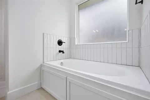 Bath - 4108 Sambar St, Tuttle, OK 73089 photo 4 of 6
