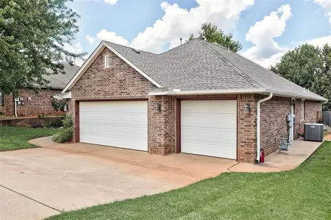 Exterior - 2113 Pine View Ter, Edmond, OK 73003 photo 1 of 5