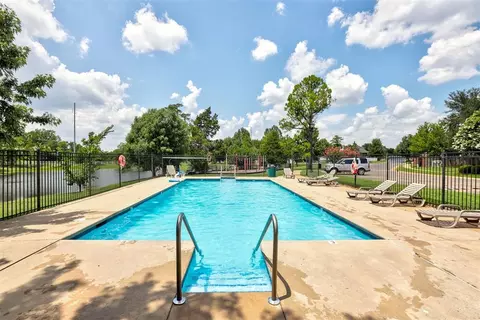 Exterior - 2113 Pine View Ter, Edmond, OK 73003 photo 5 of 5