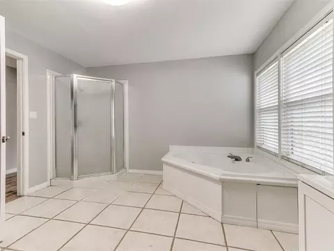 Bath - 30305 Hardesty Rd, Mcloud, OK 74851 photo 3 of 7