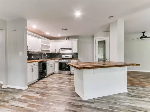 Kitchen - 30305 Hardesty Rd, Mcloud, OK 74851 photo 1 of 5