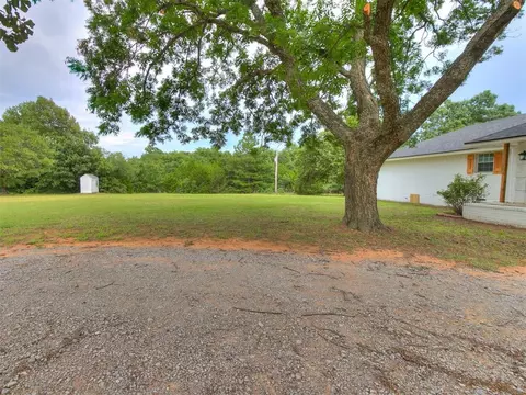 Exterior - 30305 Hardesty Rd, Mcloud, OK 74851 photo 9 of 10