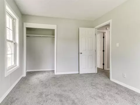 Bedroom - 30305 Hardesty Rd, Mcloud, OK 74851 photo 4 of 4