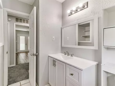 Bath - 30305 Hardesty Rd, Mcloud, OK 74851 photo 7 of 7