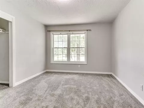 Bedroom - 30305 Hardesty Rd, Mcloud, OK 74851 photo 2 of 4