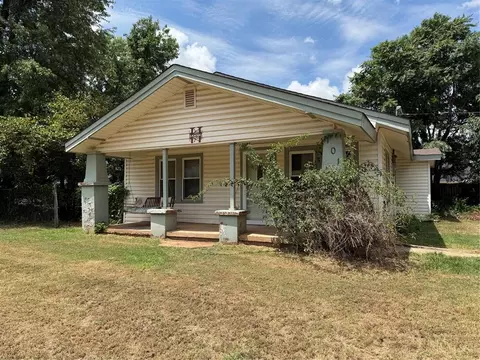 101 NW 7th St, Tuttle, OK 73089 photo 1
