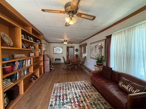 101 NW 7th St, Tuttle, OK 73089 photo 4