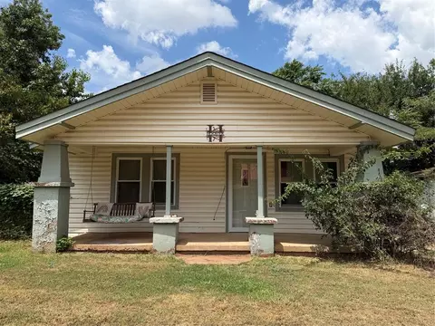 101 NW 7th St, Tuttle, OK 73089 photo 2