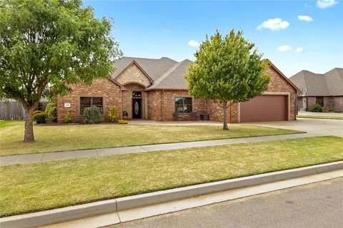 3525 Callaway Dr, Weatherford, OK 73096