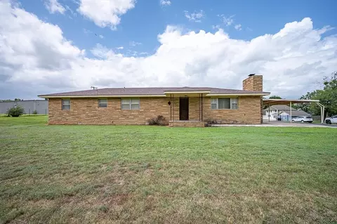 202 E Park St, Mcloud, OK 74851 photo 1