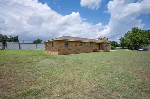 202 E Park St, Mcloud, OK 74851 photo 37
