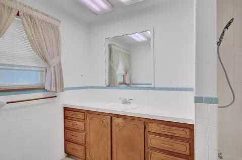 202 E Park St, Mcloud, OK 74851 photo 27