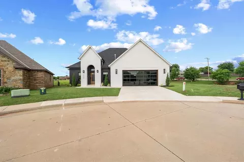 1304 Katelyn Ct, Yukon, OK 73099