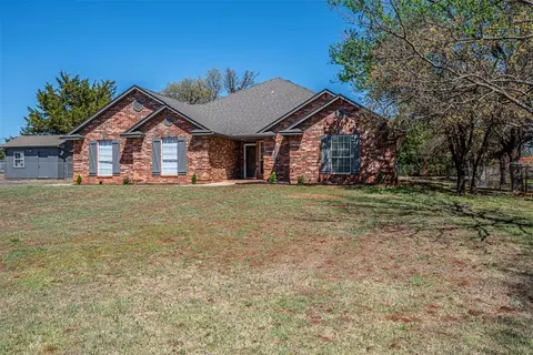 5615 Spring Haven Dr, Blanchard, OK 73010