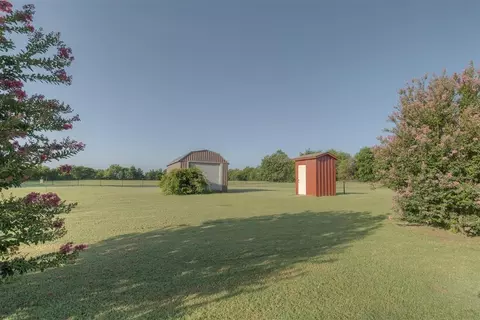 Exterior - 6400 Etowah Rd, Noble, OK 73068 photo 5 of 6