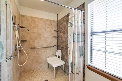 Bath - 6400 Etowah Rd, Noble, OK 73068 photo 3 of 9