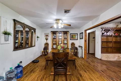 Dining - 6400 Etowah Rd, Noble, OK 73068 photo 1 of 2