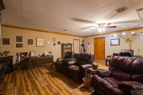 Living - 6400 Etowah Rd, Noble, OK 73068 photo 6 of 7