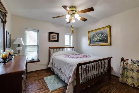 Bedroom - 6400 Etowah Rd, Noble, OK 73068 photo 4 of 6