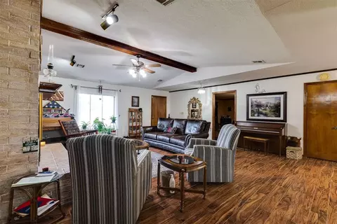 Living - 6400 Etowah Rd, Noble, OK 73068 photo 5 of 7