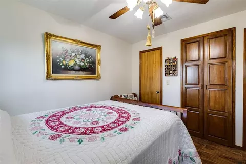 Bedroom - 6400 Etowah Rd, Noble, OK 73068 photo 5 of 6