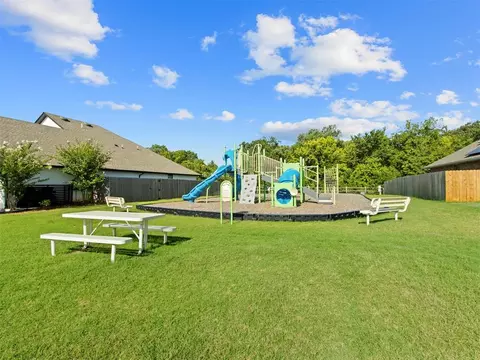 Exterior - 2429 Creekview Dr, Moore, OK 73160 photo 6 of 6