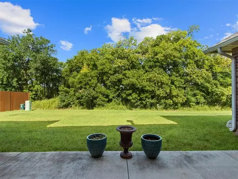 Exterior - 2429 Creekview Dr, Moore, OK 73160 photo 5 of 6