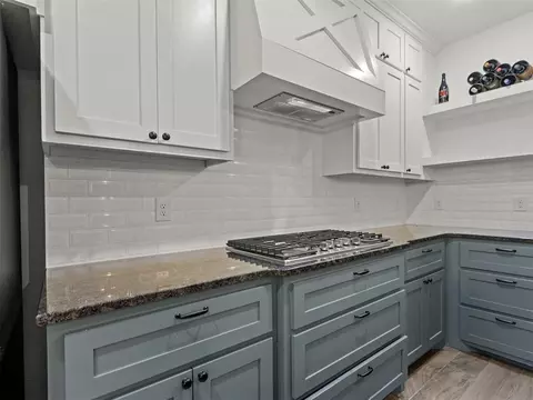 Kitchen - 2429 Creekview Dr, Moore, OK 73160 photo 5 of 6