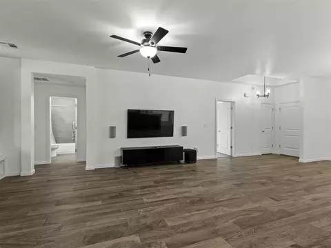 Living - 2429 Creekview Dr, Moore, OK 73160 photo 3 of 3