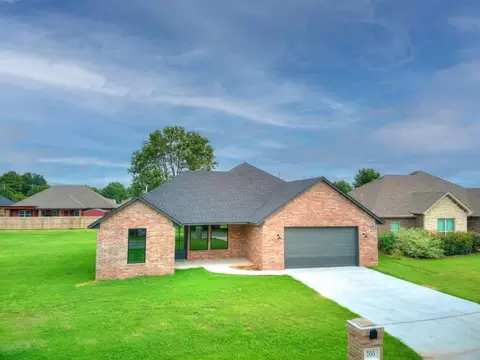 705 E Kennedy St, Lexington, OK 73051